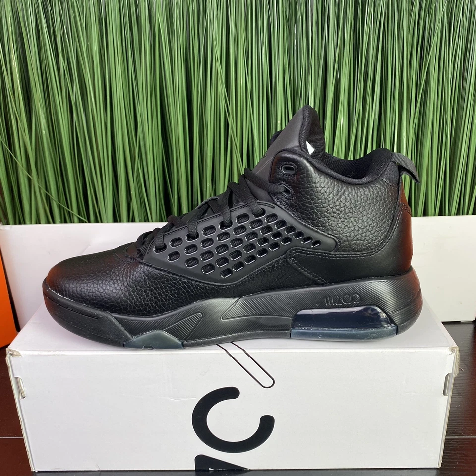 Nike Air Jordan Maxin 200 Mens Basketball Shoes Triple Black CD6107 010 - Image 2 of 4