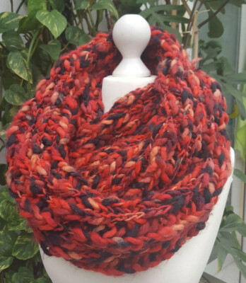 Loop Schal 400 Gramm Rot-Flamme 100%Polyacryl in 30x160 cm. handgestrickt OmaEle