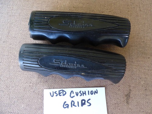 Schwinn Black Cushion Grips - Picture 2 of 4