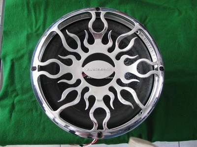 Audiobahn Flame Edition 12'' Doppelschwingspule Subwoofer AW1251T & AFG12C Abdeckung