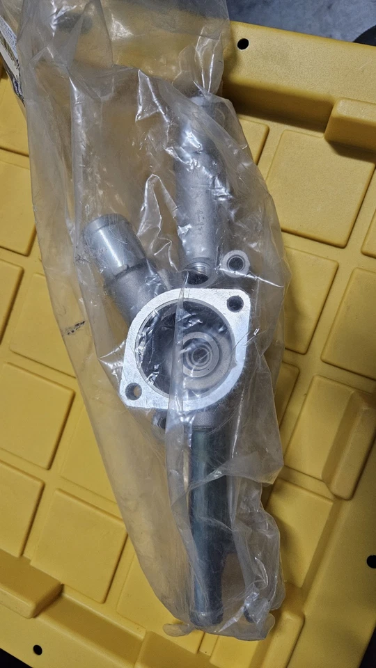 Carcasa termostato Hyundai Elantra 25620-23410 Foto 2 de 4