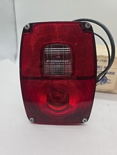 Nos Tail Light Stop Tail Turn Signal For Ford Truck 1967-1980 589-2859 Nos Tail Light Stop Tail Turn Signal For Ford Truck 1967-1980 589-2859