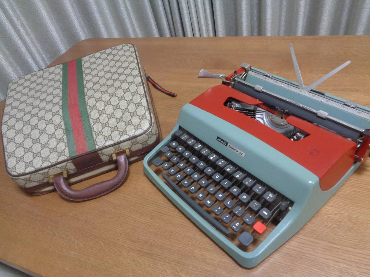 アンティーク雑貨 Gucci for olivetti lettera 32 Gucci | Brown GG Canvas and Green Olivetti Lettera 32 Typewriter and