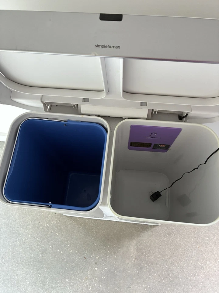 Bote de basura con sensor de movimiento simplehuman funcionamiento sin contacto 58L doble blanco Foto 4 de 4