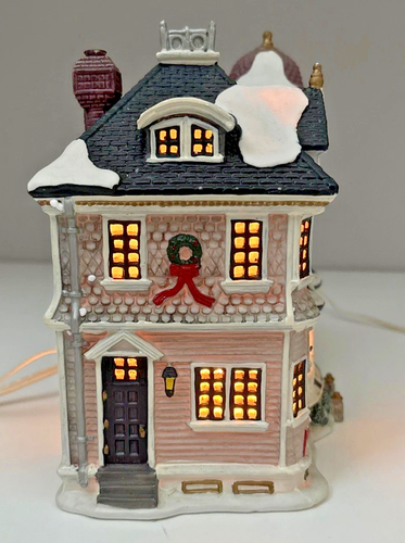 Lemax Laurel House 16243 Christmas Village W/ 5 Figurines - Picture 10 of 21