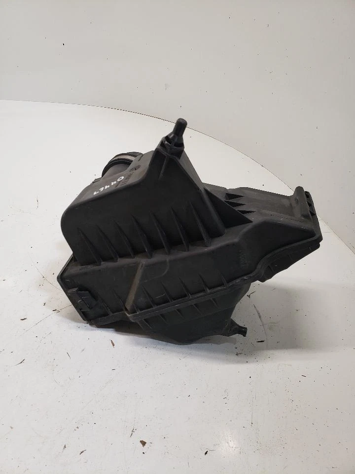 Purificador de aire 1,8 L a 3/11 compatible con 07-11 VERSA 1358700 Foto 4 de 4