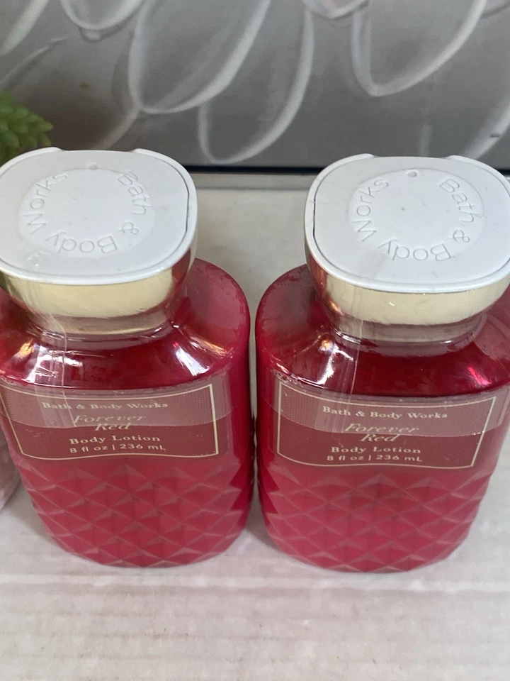Lote de 2 lociones corporales nutritivas diarias Bath & Body Works Forever Red 8 fl oz NUEVO Foto 3 de 4
