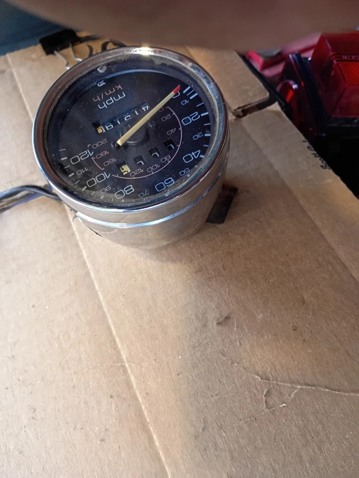 Medidor velocímetro OEM 37200-ME9-671 G-18 HONDA SHADOW VT750 1983 Foto 3 de 3