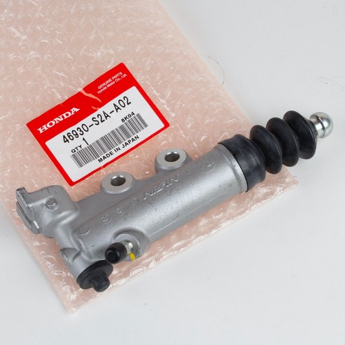 Genuine OEM Honda S2000 Clutch Slave Cylinder (200409) 46930S2AA02
