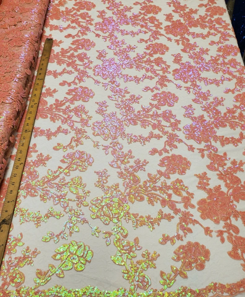 Tela de lentejuelas "Kelly" de malla de ganchillo de nailon bordado floral coral iridiscente Foto 2 de 4