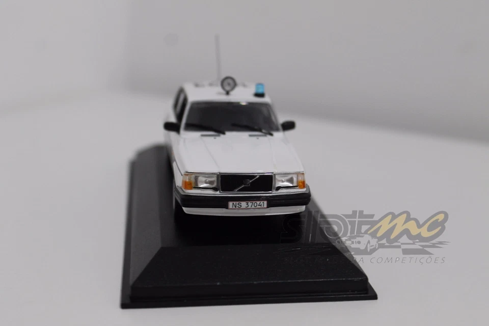 MINICHAMPS 400171491 Volvo 240 1986 "Politi" 1/43 #NEW - Image 3 of 4