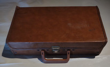 Vintage Audio Music Cassette Storage Carrying Briefcase Hold Up to 24 Tape Brown