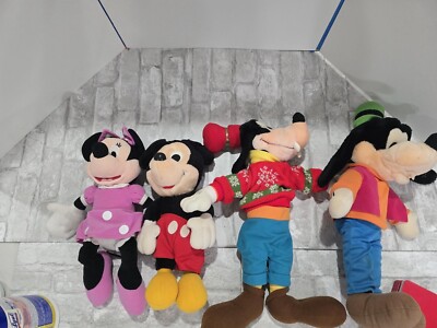 Lot 4 Assorted Mickey Mouse Minnie Christmas Carols Applause Goofy Plush