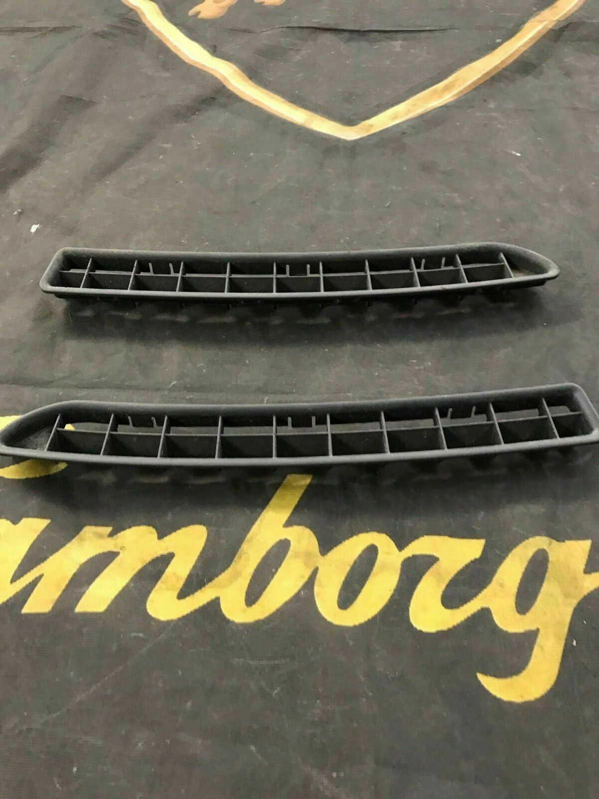 LAMBORGHINI GALLARDO LP560 LEFT & RIGHT DEFROSTER JET AIR INTAKE GRILL SET OEM 