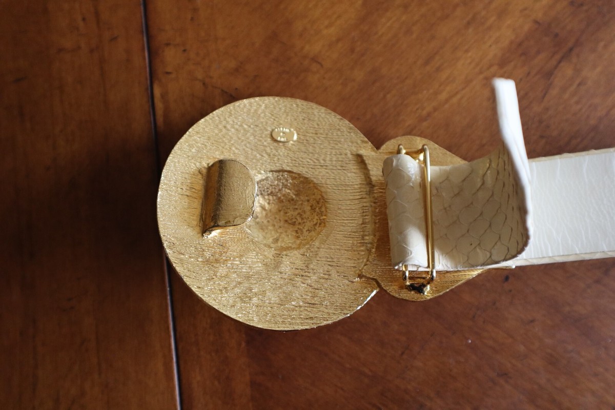 Vintage Alexis Kirk Cream/Yellow Snakeskin Gold Round Buckle 