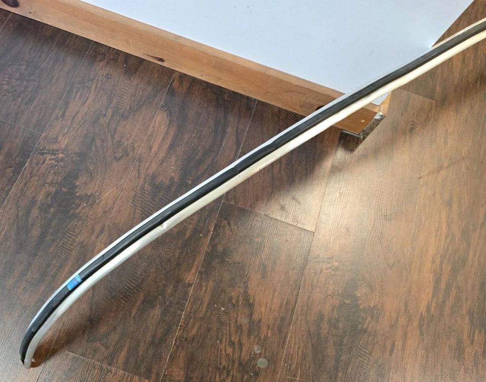 PARAGOLPES TRASERO USADO ORIGINAL GENUINO PORSCHE 356B 356C 356SC ADORNO DECORATIVO 1960-65 #15 Foto 2 de 4