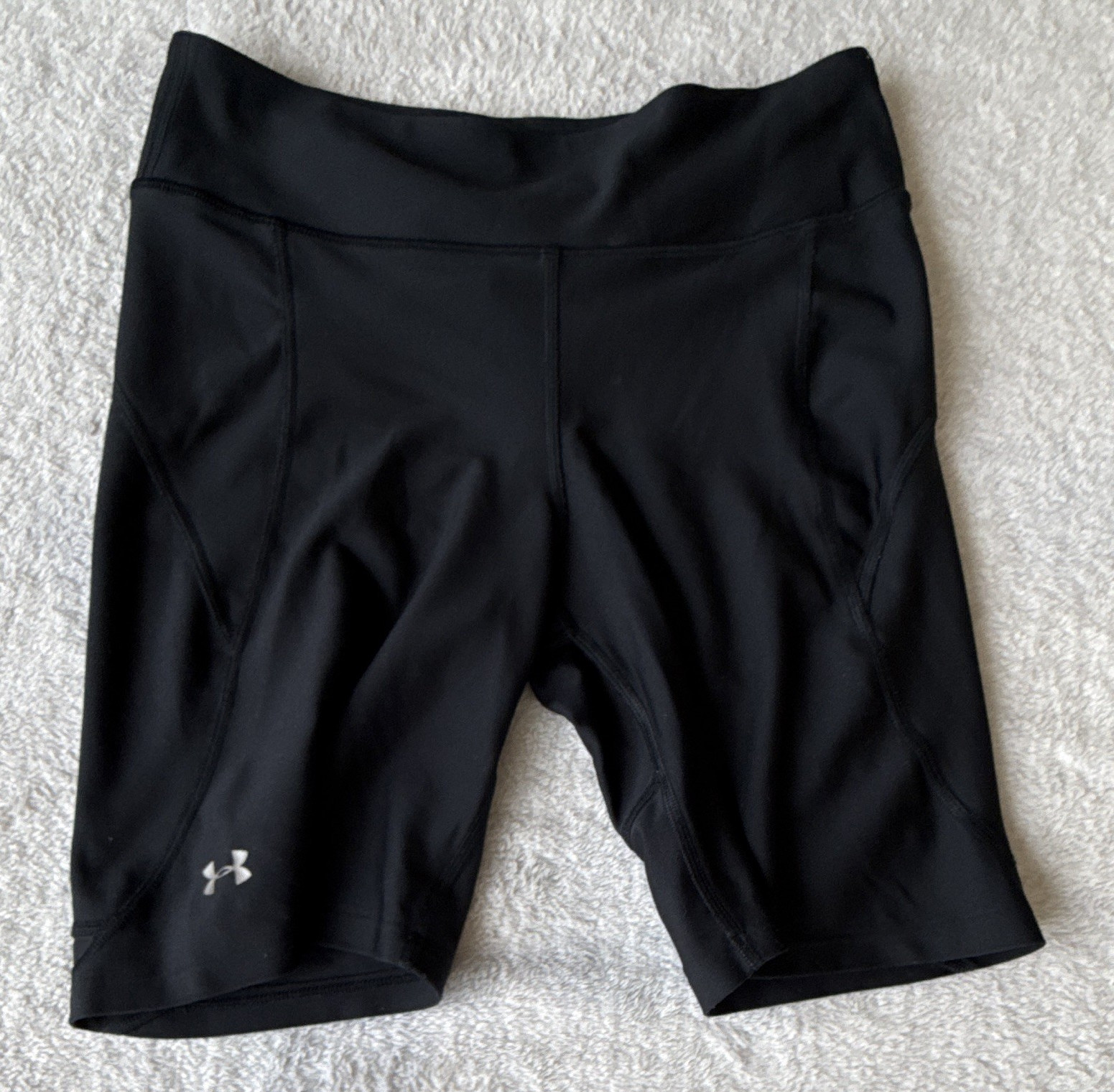 Under Armour HeatGear Women’s Black Compression Shorts Pull On Elastic Waist M