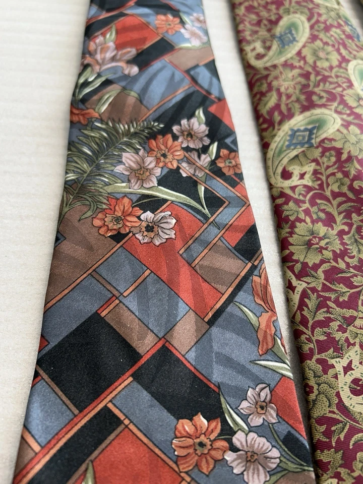 Lote de 3 Corbatas Hombre Cuello Floral y Paisley Foto 2 de 4