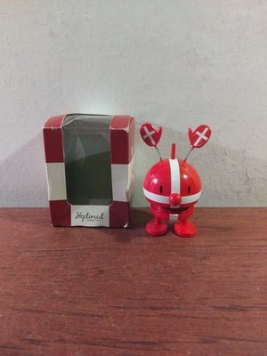 Hoptimist Bumble Medium Red Figur | Danish Design | 9,5 cm groß Danish Flag