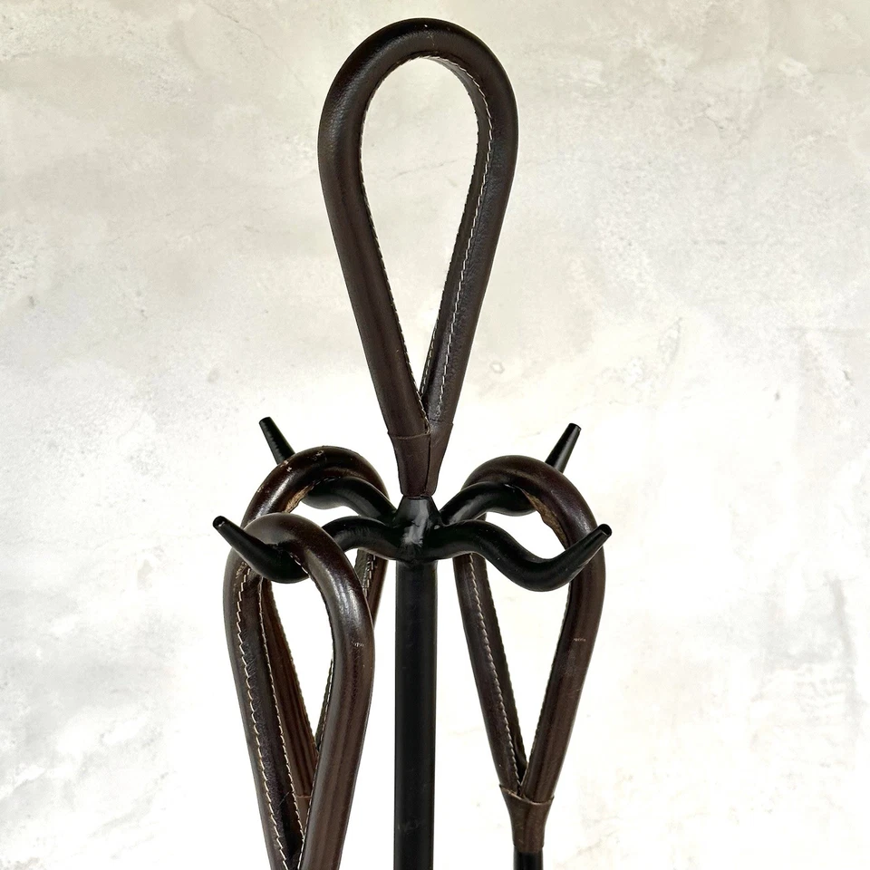 Estilo Jacques Adnet~Cuero Cosido/Plancha~Juego de Herramientas para Chimenea~MCM~FALTA ESCOBA Foto 3 de 4