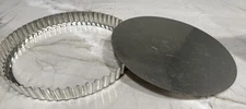 9.5" Metal Tart, Quiche, pie pan with Removable Base