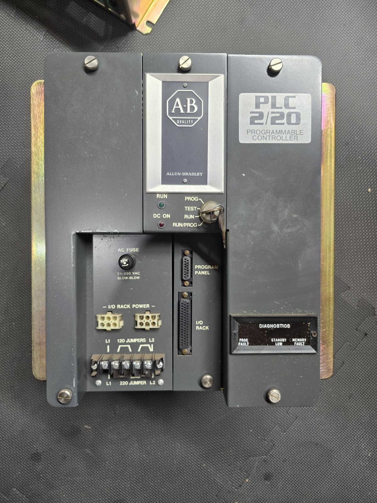 ALLEN-BRADLEY 1772-LP2 PLC 2/20 Programmable Controller