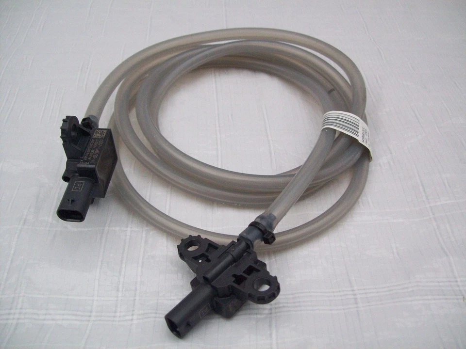 Range Rover Evoque L551 Pedestrian Impact Sensor Front LR118238 2019-2023 - Image 2 of 4