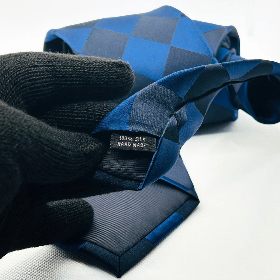 Corbata FUBU Hombre L 58” W 4” Azul sobre Azul 100% Seda Geométrica Diamante Preppy Chic Foto 4 de 4