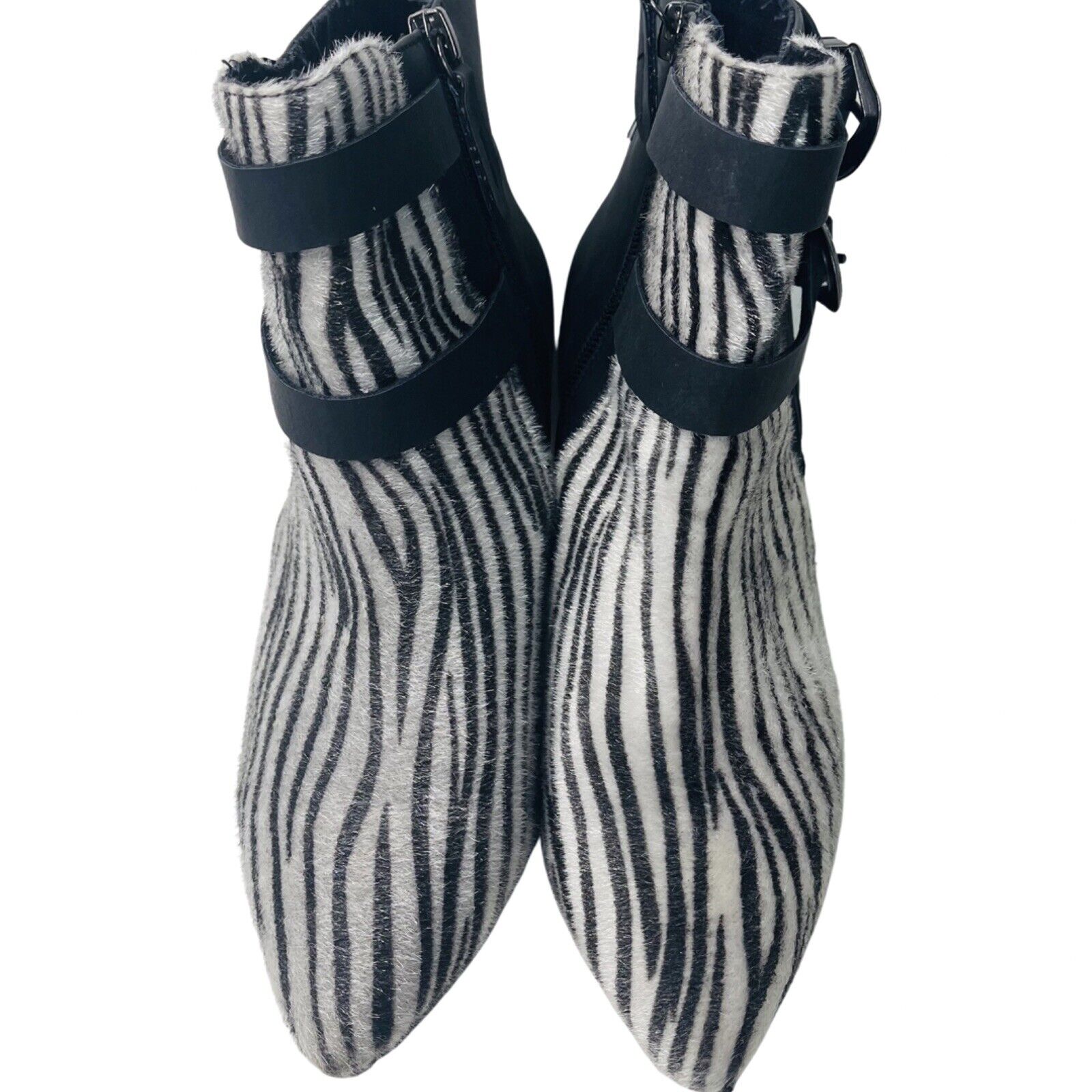 MOJO MOXY Zebra print heeled ankle boots size 8.5