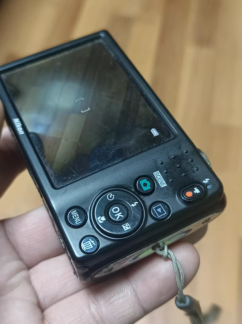 Nikon COOLPIX L26 16.1MP 5x Optical Zoom Digital Camera -Red