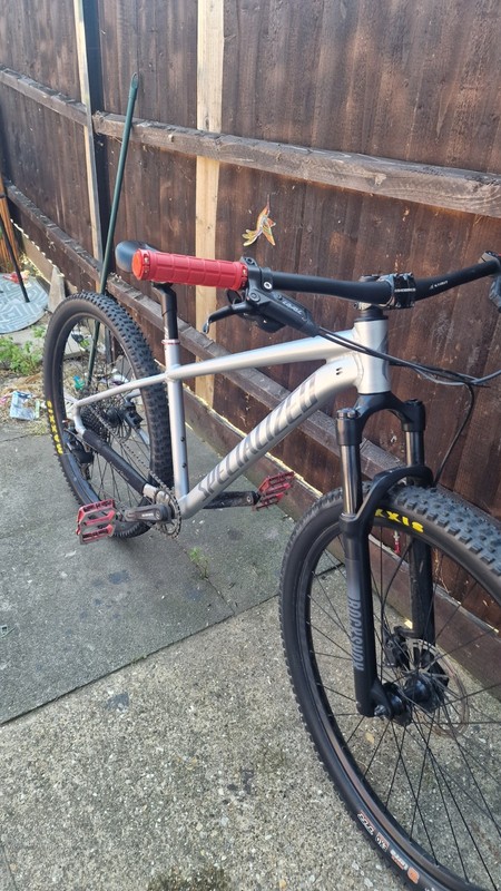 Specialized Rockhopper Expert Hardtail MTB 27.5x2.4 inches medium size frame