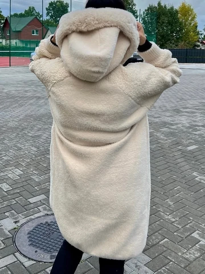 Italian long alpaca coat with astrakhan details, size UNI, cream - Image 3 of 3