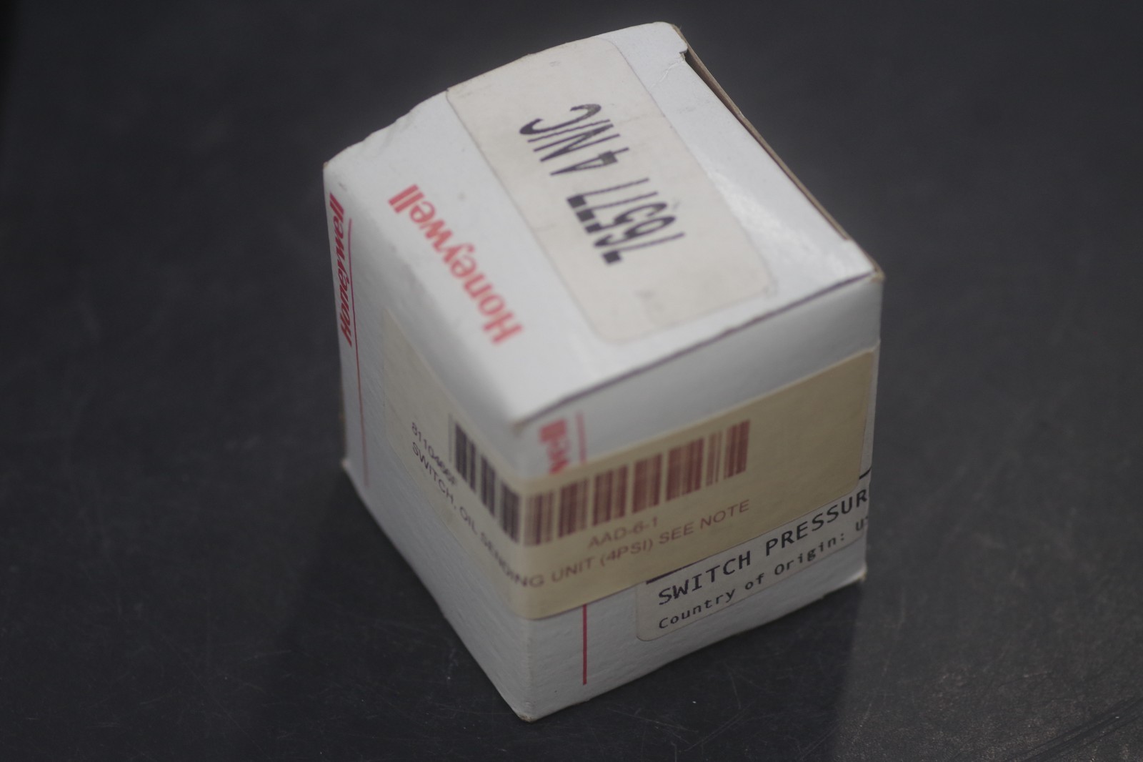 76577-4-1- Honeywell Hobbs/Pressure Switch 76577 NEW IN BOX, OEM!
