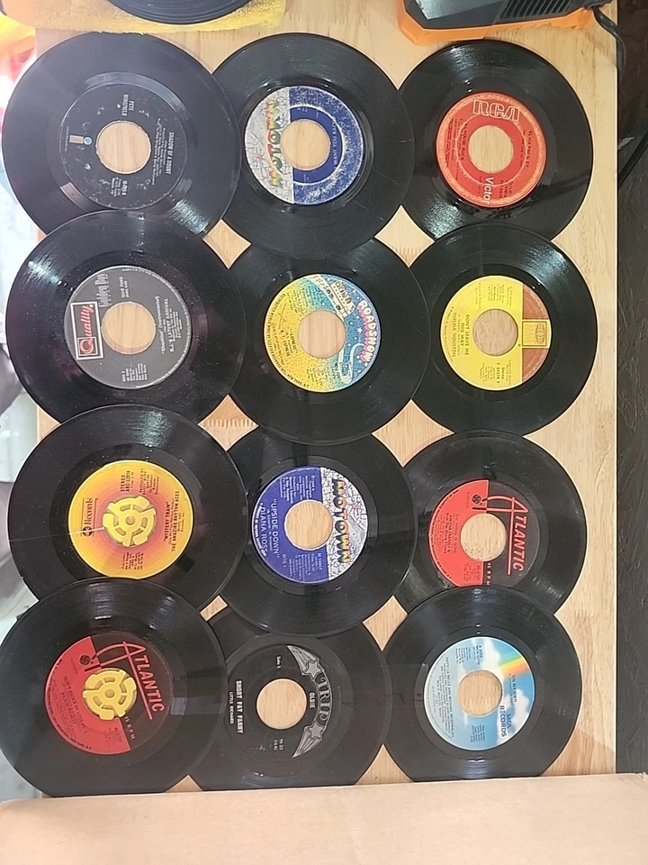 Vtg LOT of 110-  1950's-70s 45 RPM  7" Records  - Image 3 of 4