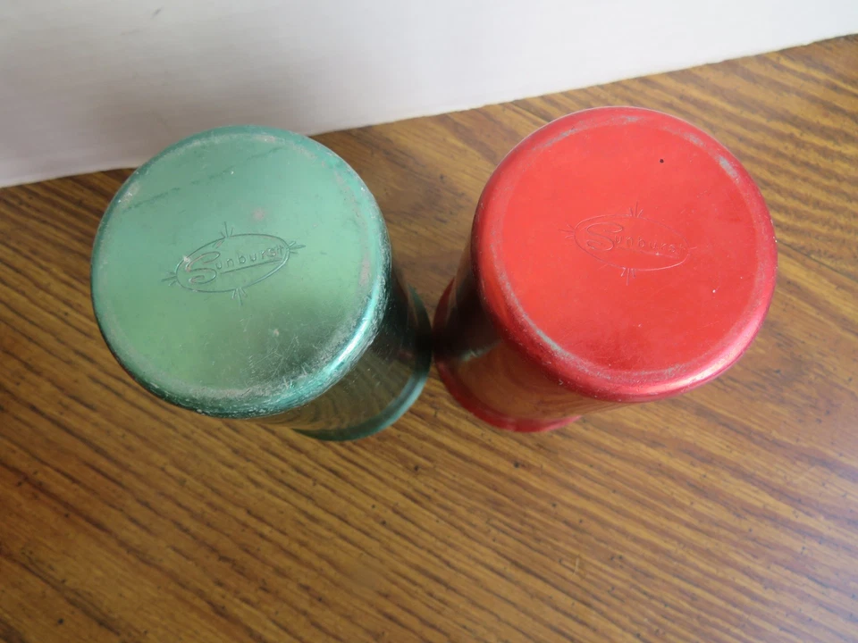 Seis vasos de aluminio de varios colores: 4 colores artesanales y 2 rayos de sol Foto 3 de 4