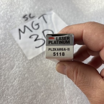 NGK 5118 PLZKAR6A-11 Laser Platinum Spark Plug OEM Engine Ignition New
