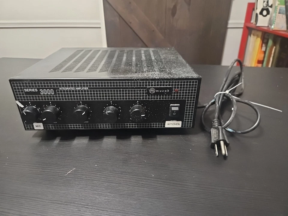 Muzak Series 3000 Integrated 15 watt Amplifier Paso T3115BGM - Image 2 of 4