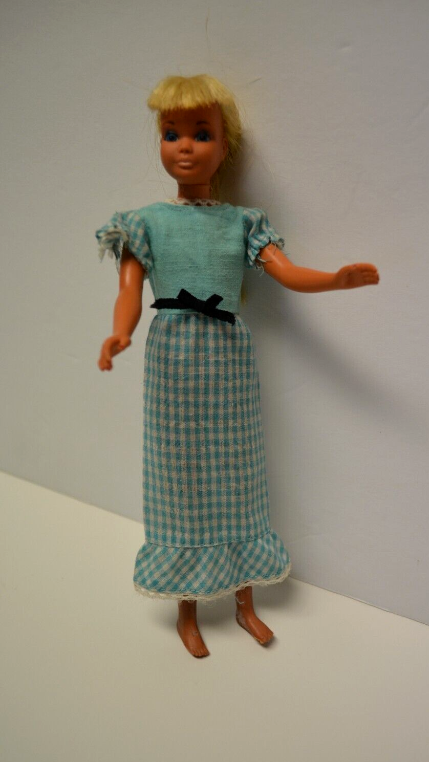 Vintage 1967 Malibu Skipper doll Barbie's sister, with Quick Curl dress TNT body