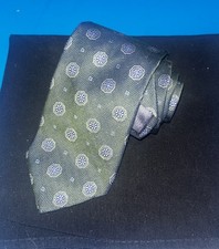 Brooks Brothers Makers Floral Print 100% Silk Men's Necktie Green Made In USA