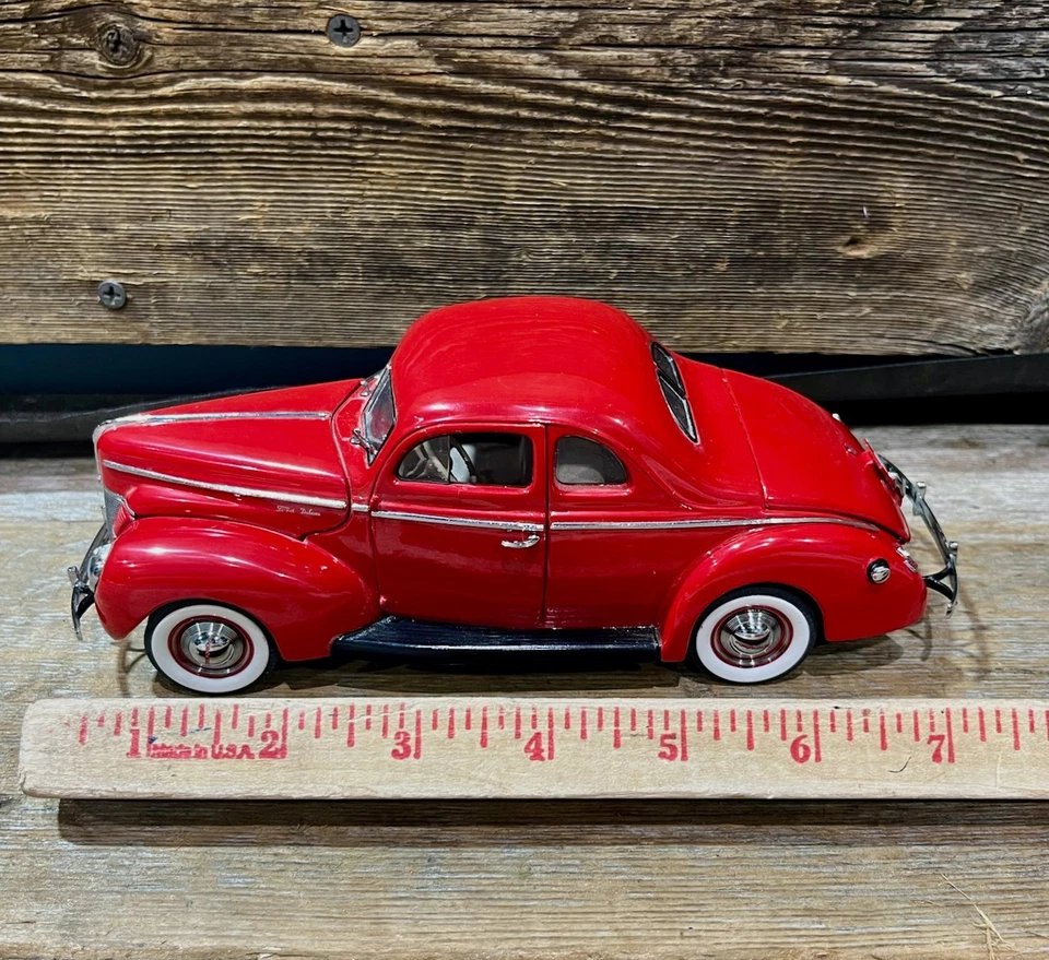 Ford Deluxe 1993 The Danbury Mint, 1940 cupé, escala 1:24, diecast Foto 3 de 4