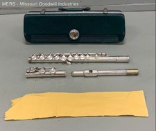 Bundy Selmer Flute With Carrying Case