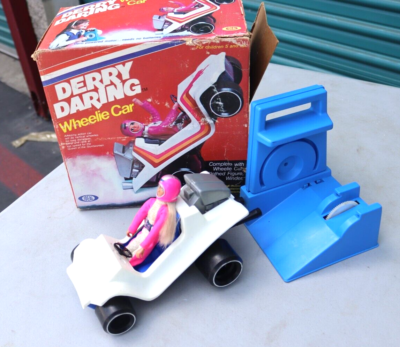 VINTAGE 1973 DERRY DARING WHEELIE CAR BUGGY w/ ACTION FIGURE & BOX