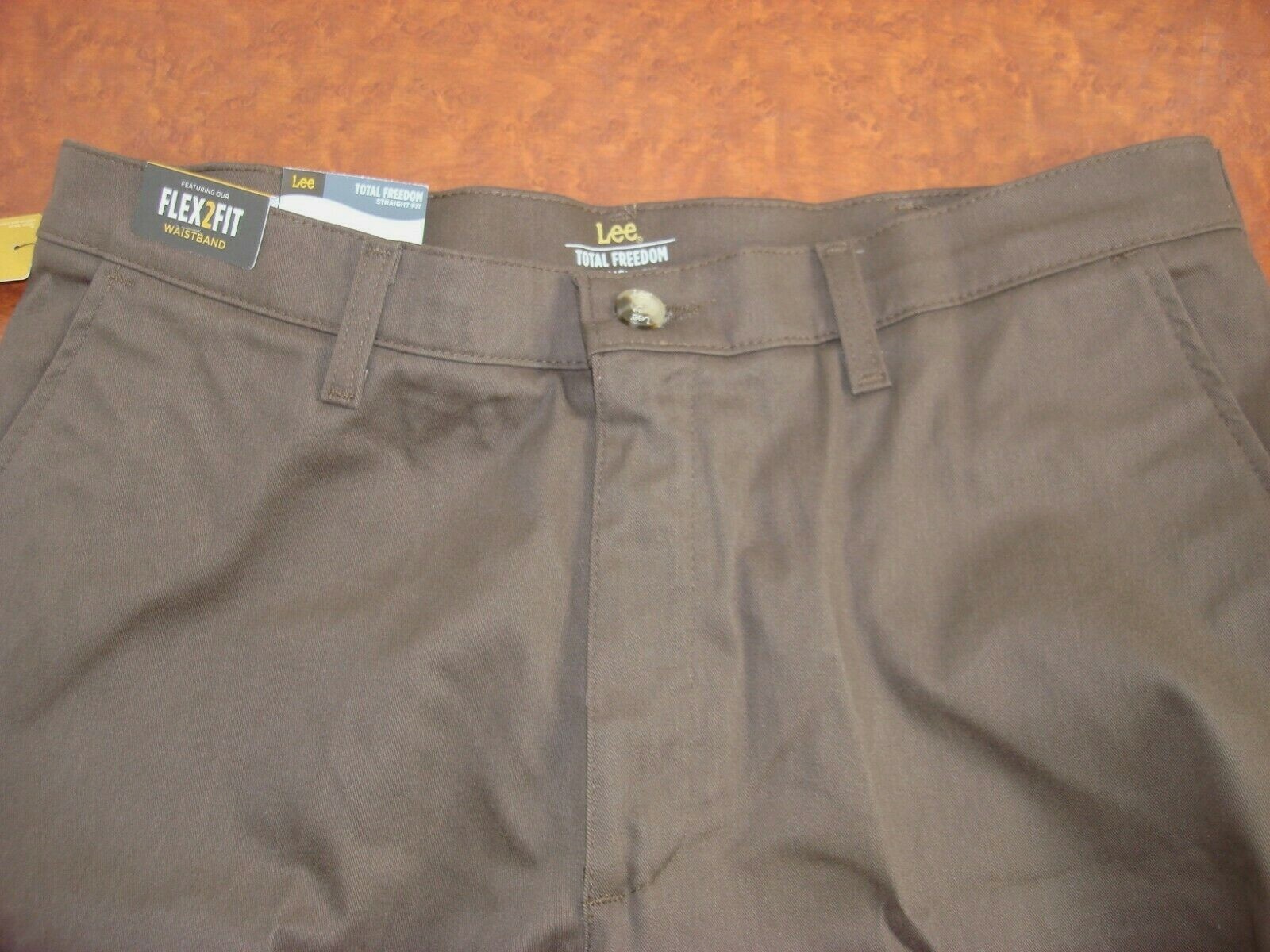 NWT Lee Total Freedom Straight Fit 