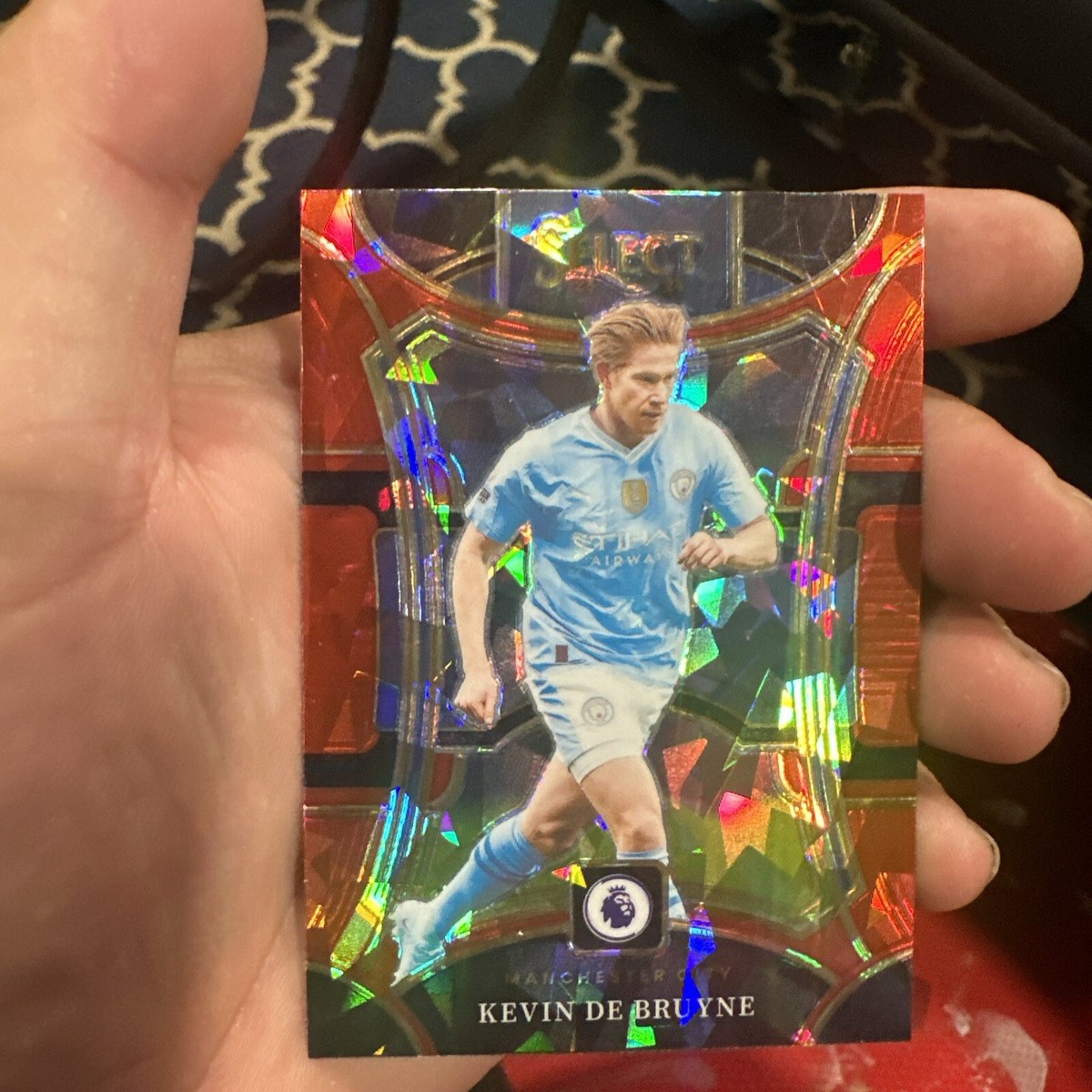 2023-2024 Panini Select PL Red Cracked Ice Kevin De Bruyne  display picture 1