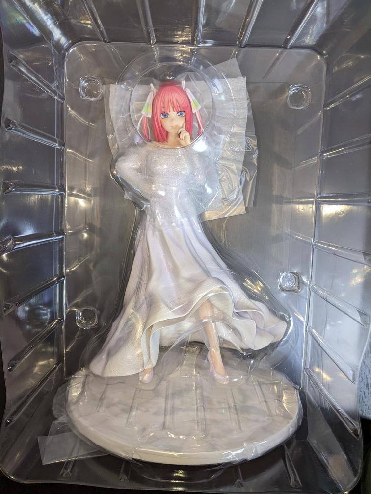 Amakuni Nino Nakano Wedding Ver. 1/7 Figure The Quintessential