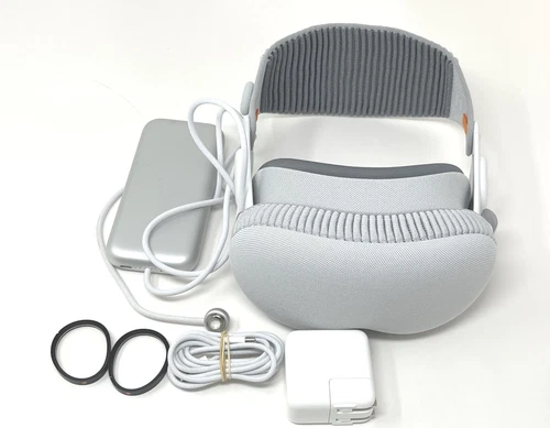 Apple Vision Pro 1TB with W and W+ Light Seal Dual Loop and Solo Knit Very Good
