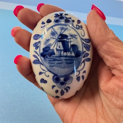 Handcrafted Delftware ceramic egg shaped trinket box