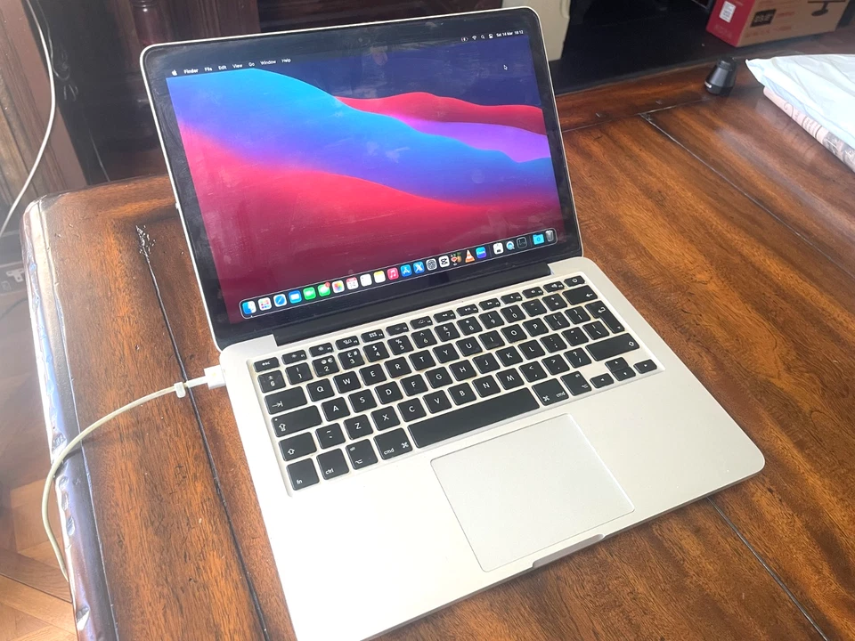 Apple MacBook Pro Retina 13.3" Early 2015 - 128GB SSD - 8GB Ram, photo 2 of 5