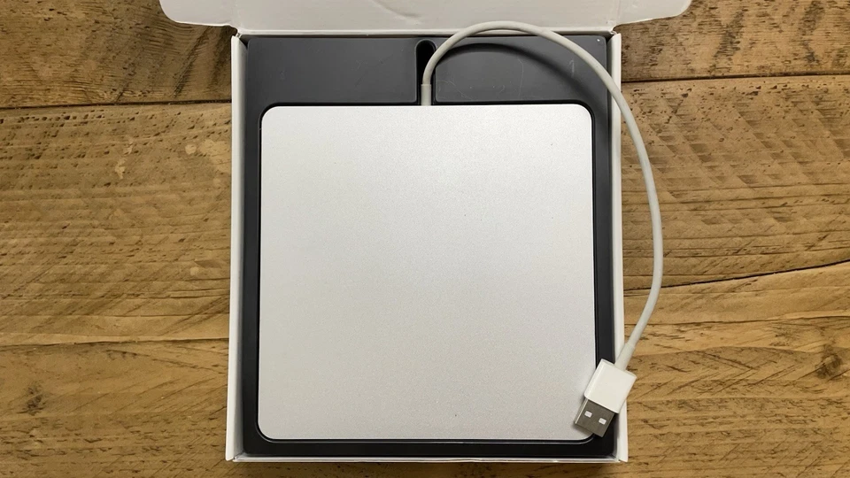 Apple A1379 USB-A Mac Book Air Superdrive Silver MC684ZM/A External Drive - Image 2 of 4