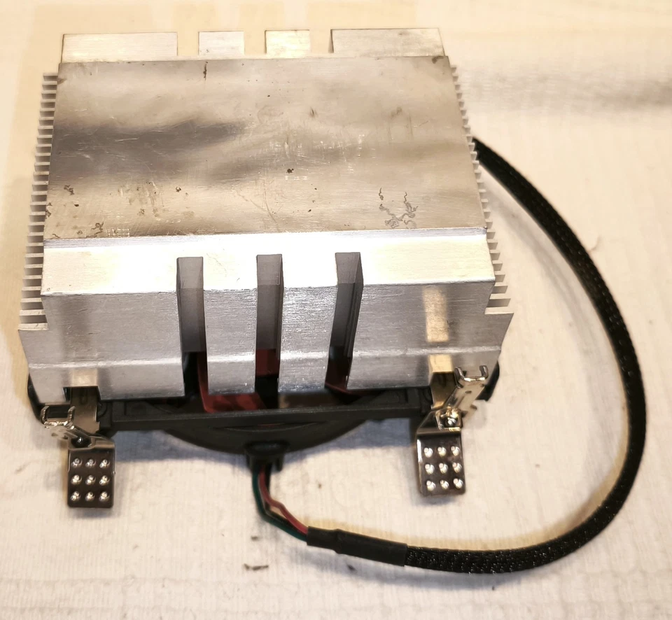 💨 Xilence Intel P4 Pro Topblow CPU-Kühler – leise & effizient - Bild 2 von 2